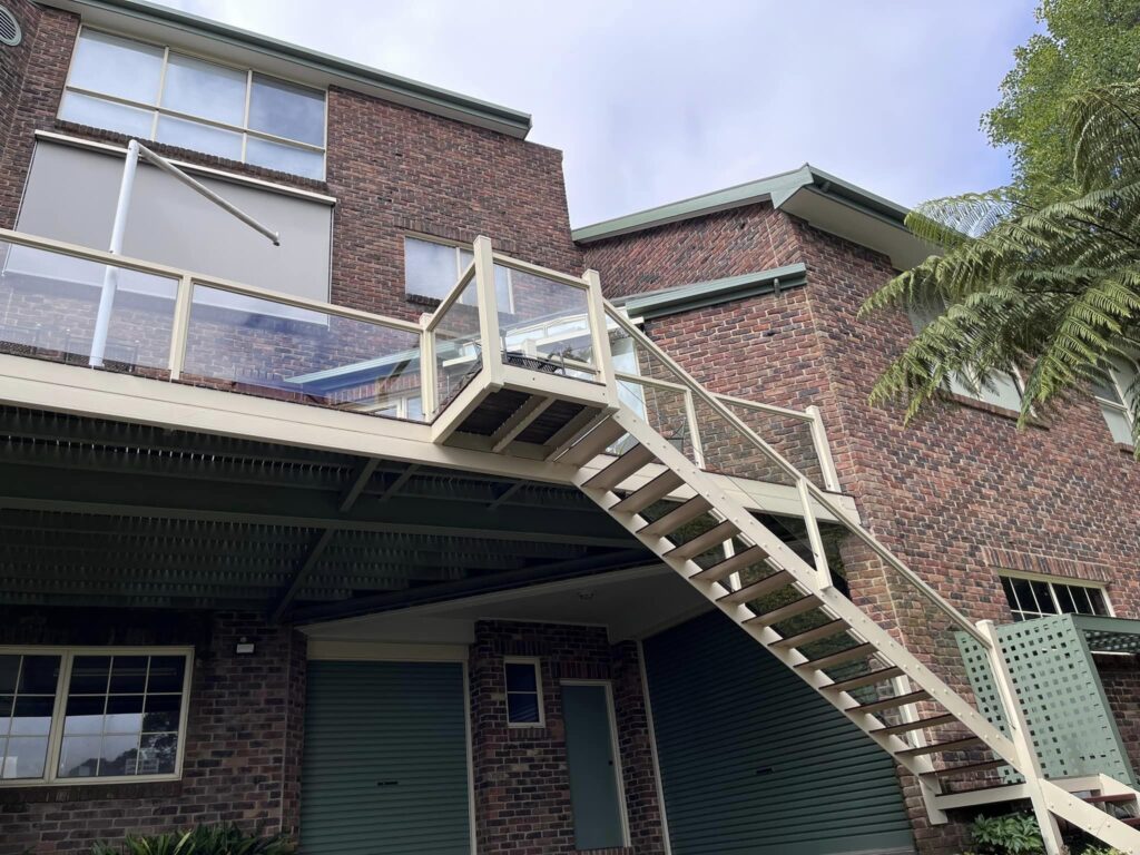 Personalised Painting Solutions located in Croydon, Victoria, painted the Exterior painting on metal balustrade in Mount Dandenong